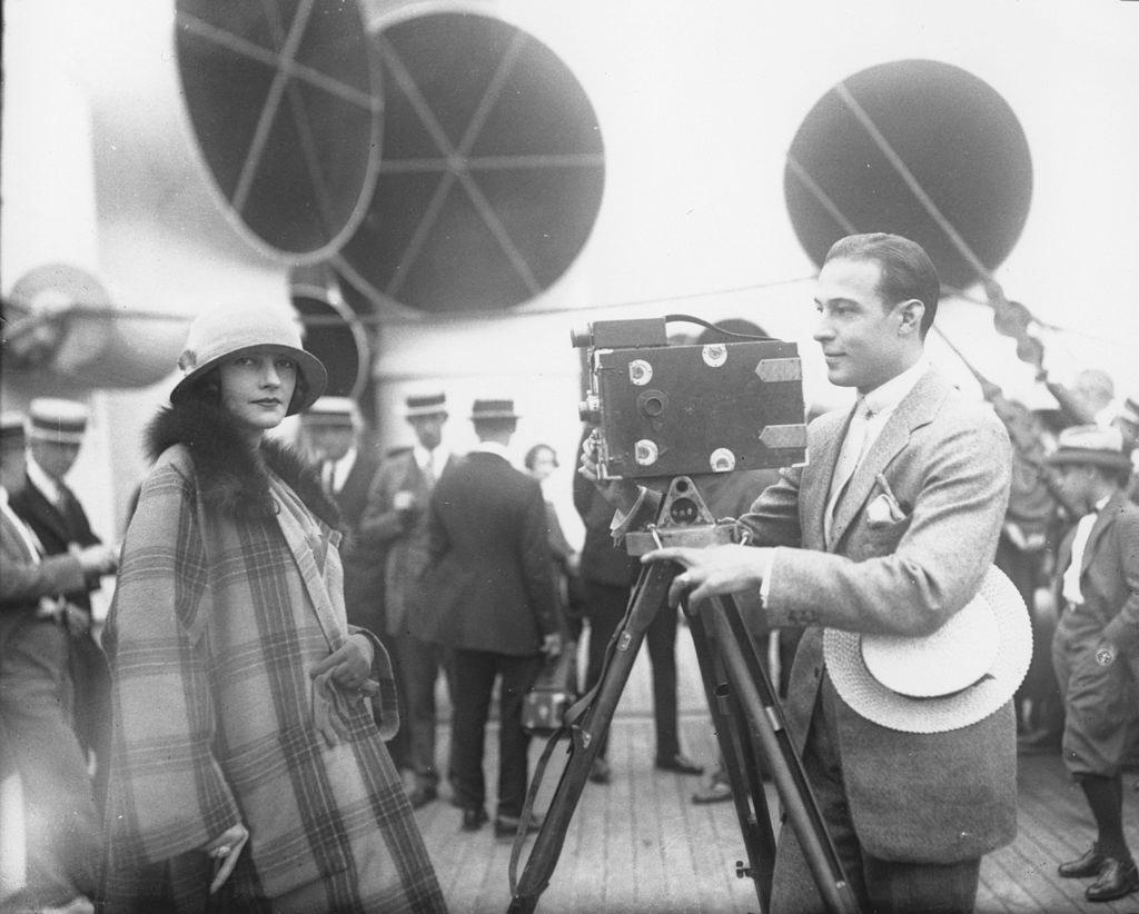 #12 Natacha Rambova with Rudolph Valentino on the set of ‘Aquitania’ in 1923.