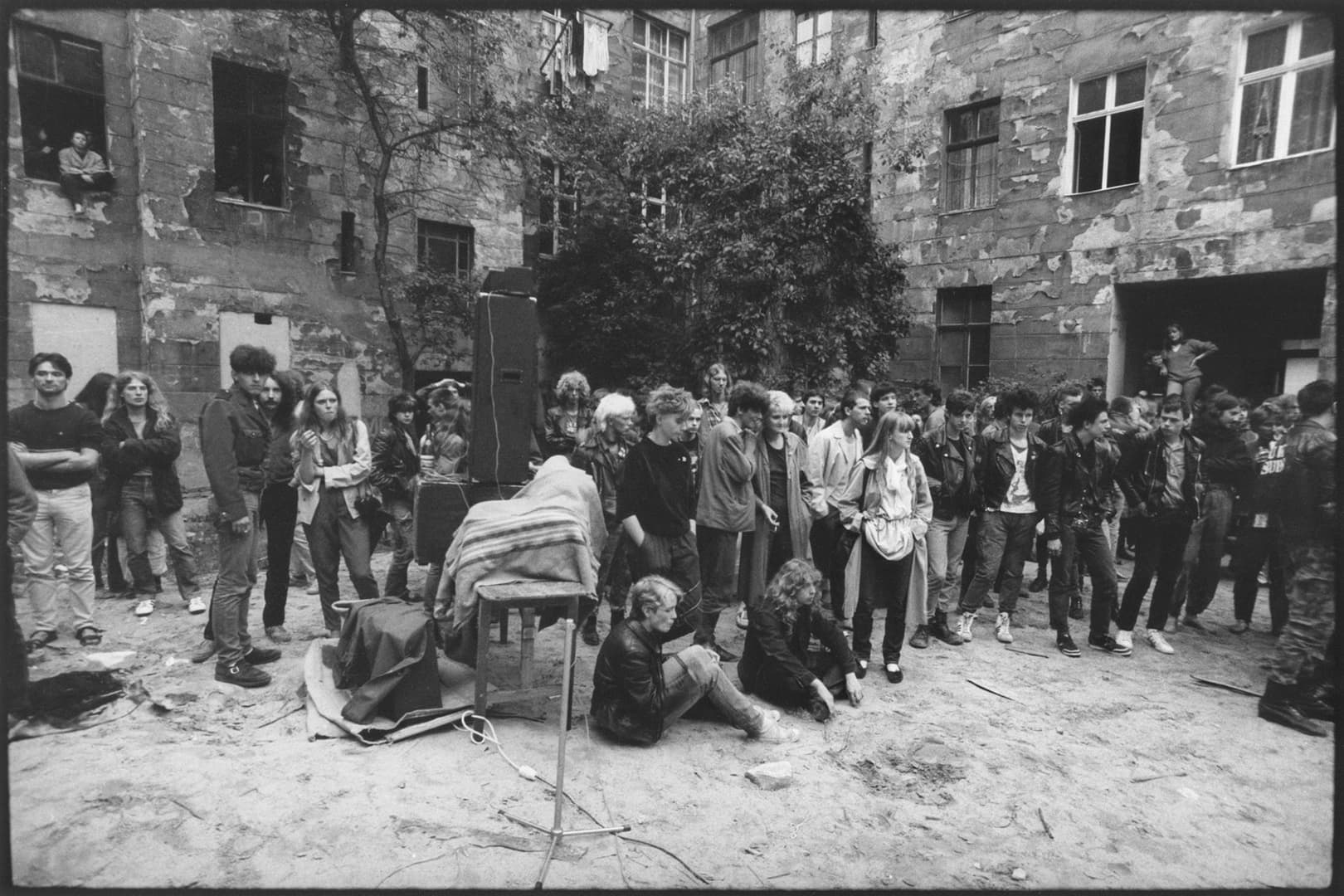 #13 Backyard concert in the Schliemannstrasse with the band “Rosa Extra”, Berlin, 1985