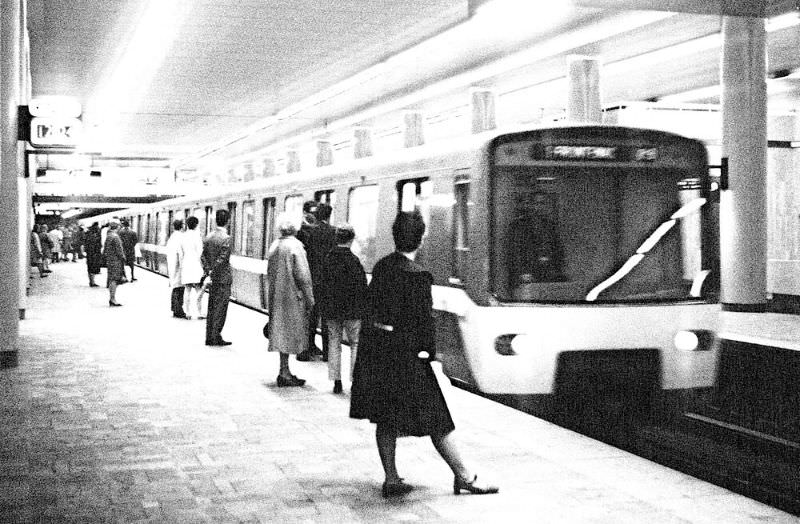 #13 McGill station, Montreal, October 1967
