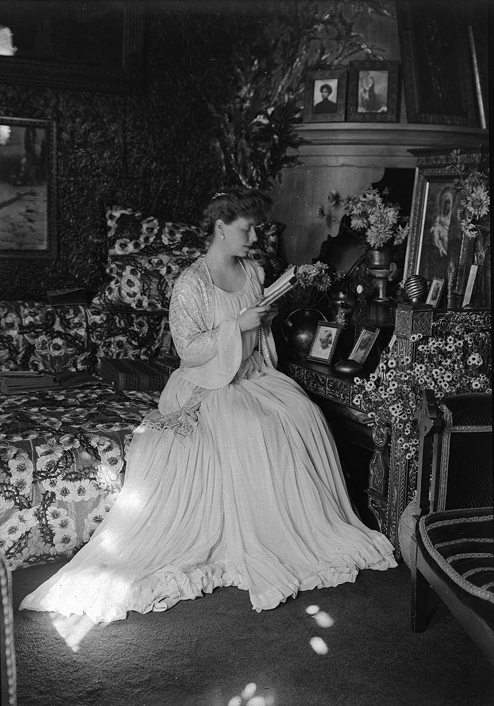 #17 Queen Marie of Romania, 1910.