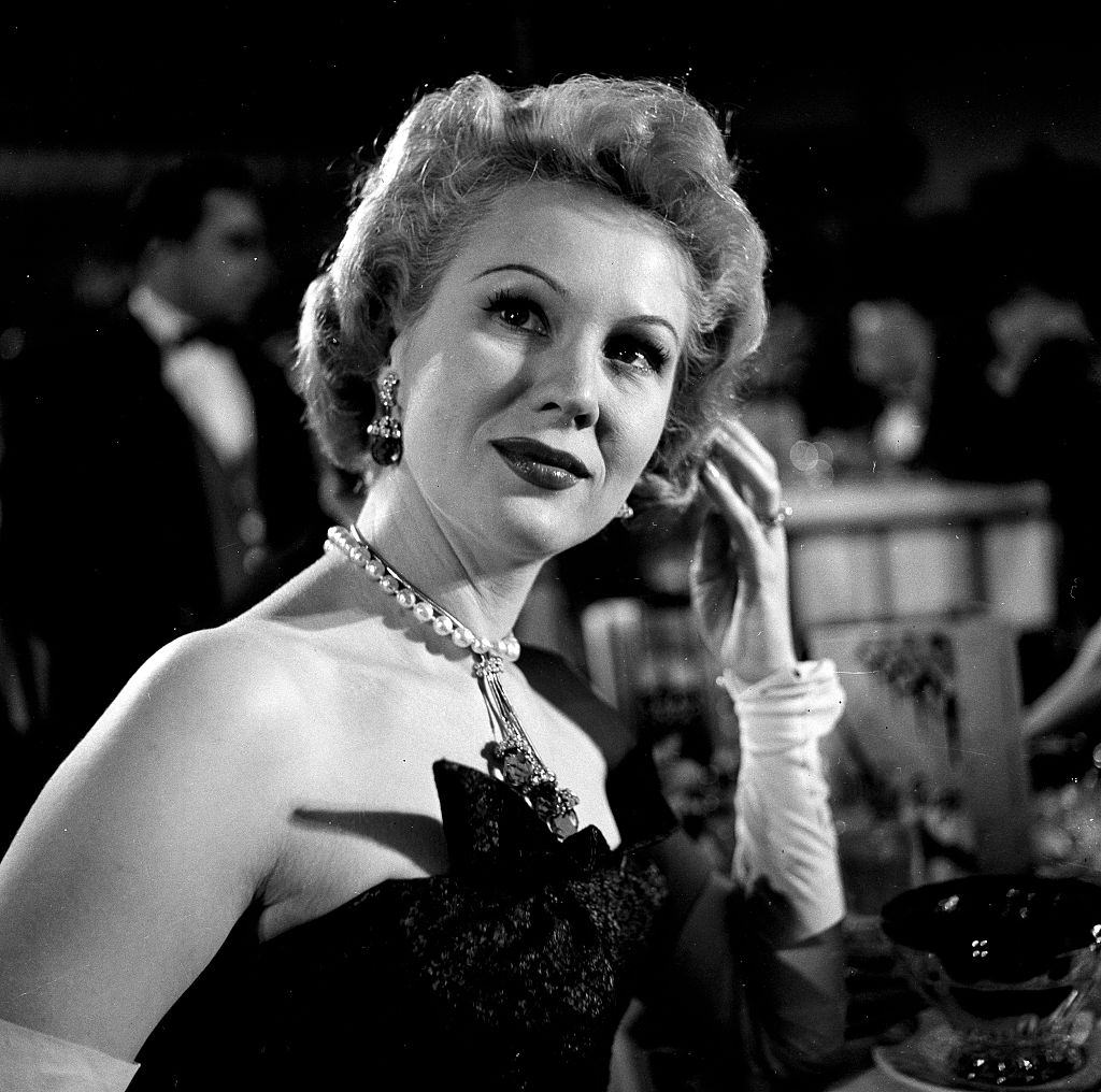 #39 Virginia Mayo attends the Emmy Awards in Los Angeles,1955.