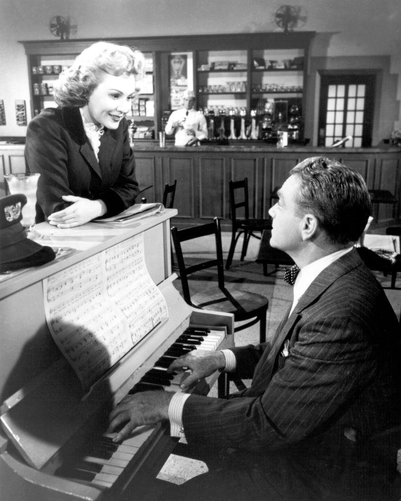 #30 Virginia Mayo with actor James Cagney in the movie ‘White Heat’, 1949.
