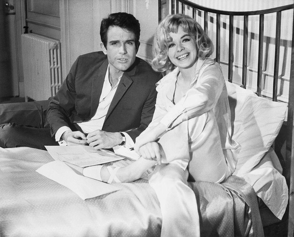 #45 Warren Beatty and Susannah York go over lines on the set of the film Kaleidoscope. London, 1966.
