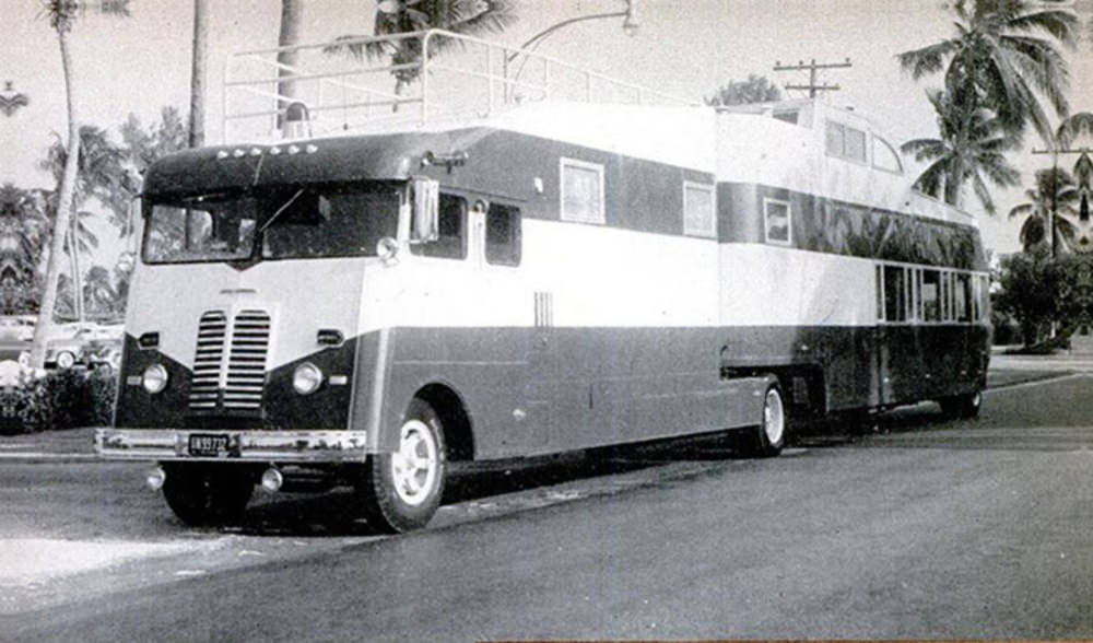 Home and Office on Wheels: The 1952 Executive Flagship Had it All in One Vehicle Inventions