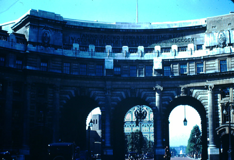 #39 Admiralty Arch, London, 1949.