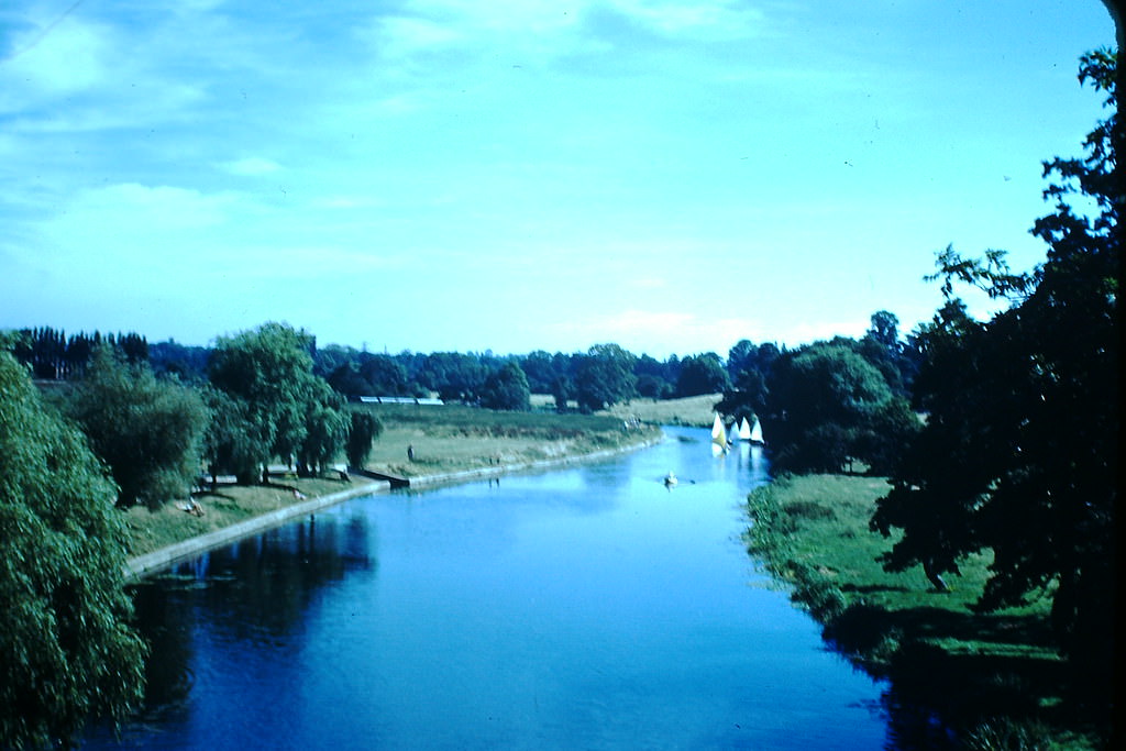 #44 Avon- Near Warwick, 1949