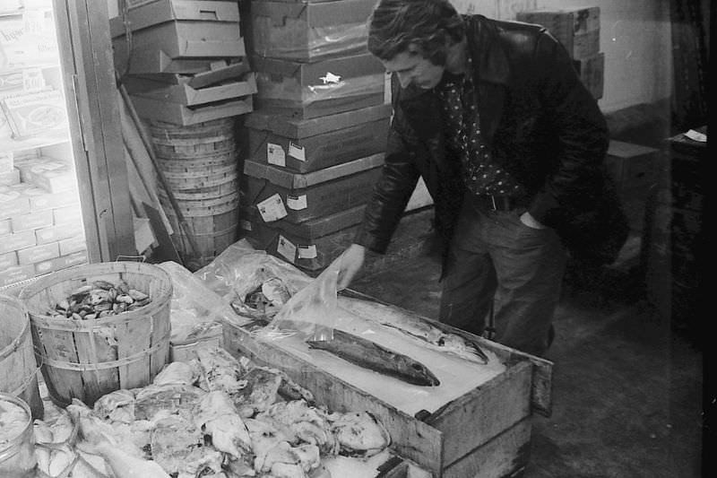 #46 Fulton fish market, Chicago, 1972