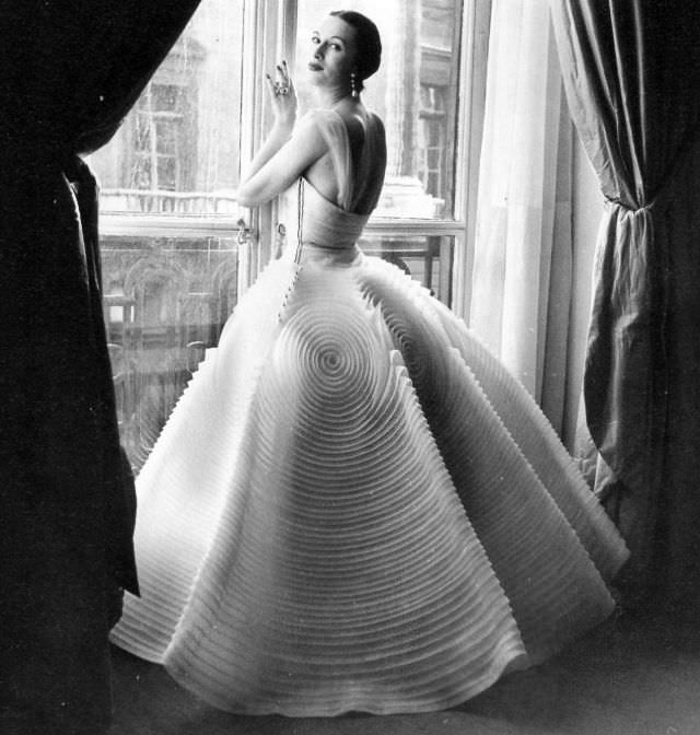 #15 Gitta Schilling in organdy evening gown by Jacques Griffe, photo by Regina Relang, Spring, 1952