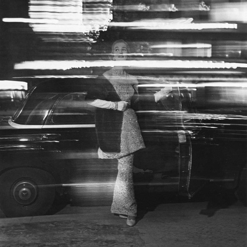 #25 Lydia at night in Berlin, photo by Regina Relang, 1954