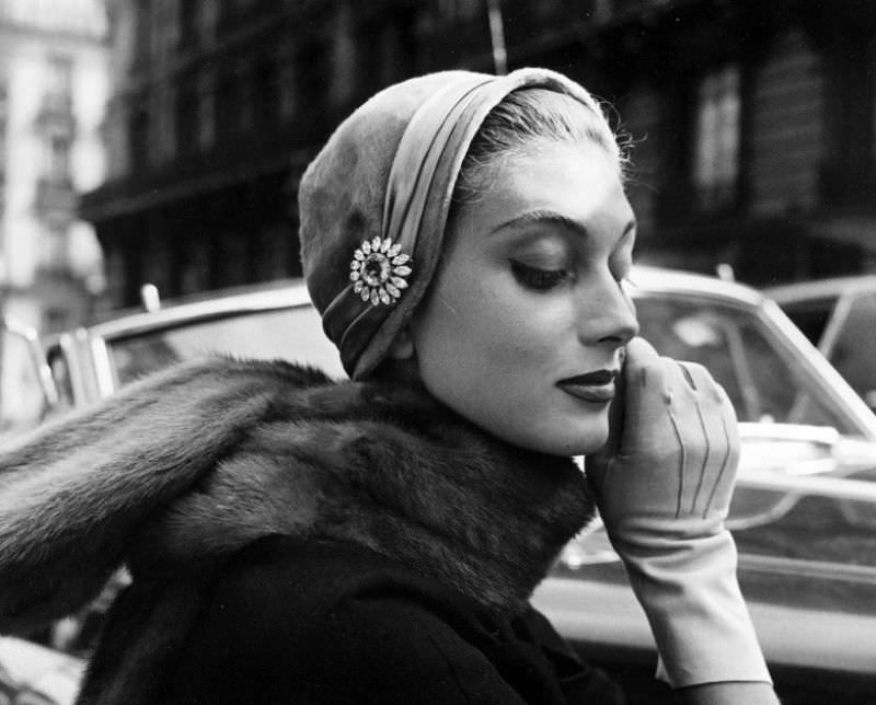 #27 Model wearing hat by Jean Barthet, photo by Regina Relang, Paris, 1954