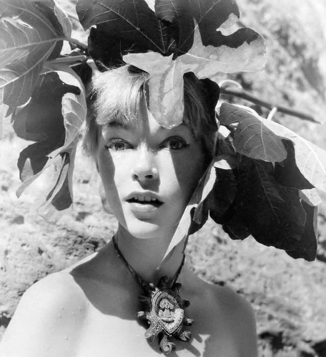 #26 Joan Olson, 1954
