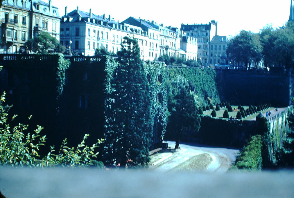 #9 Park Wall and Apartments, Luxembourg, 1949.