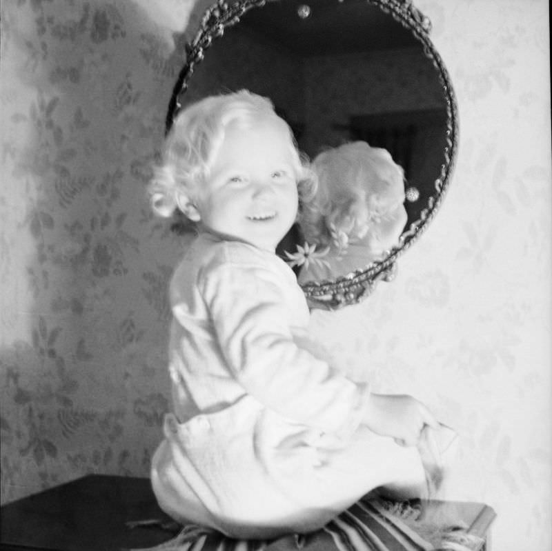 #27 Tommy Buckner sitting in front of a mirror