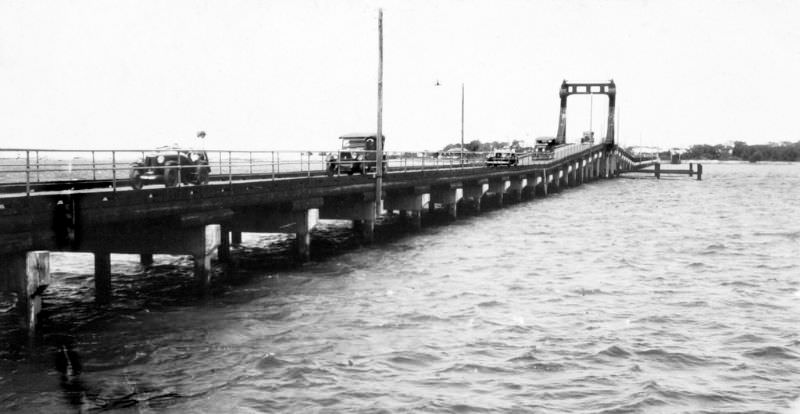 #25 Jubilee Bridge, Southport, 1932