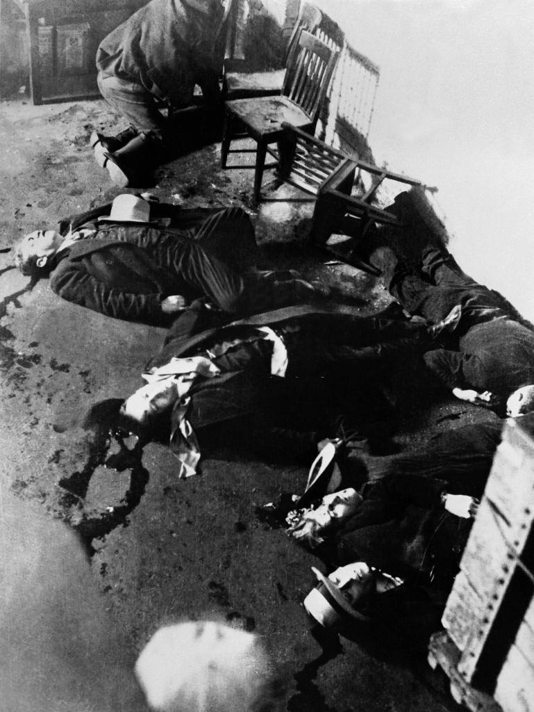 Six bodies lying on the Ground of a Garage in Chicago Little after the Saint Valentine’S Day Massacre of February 14, 1929.