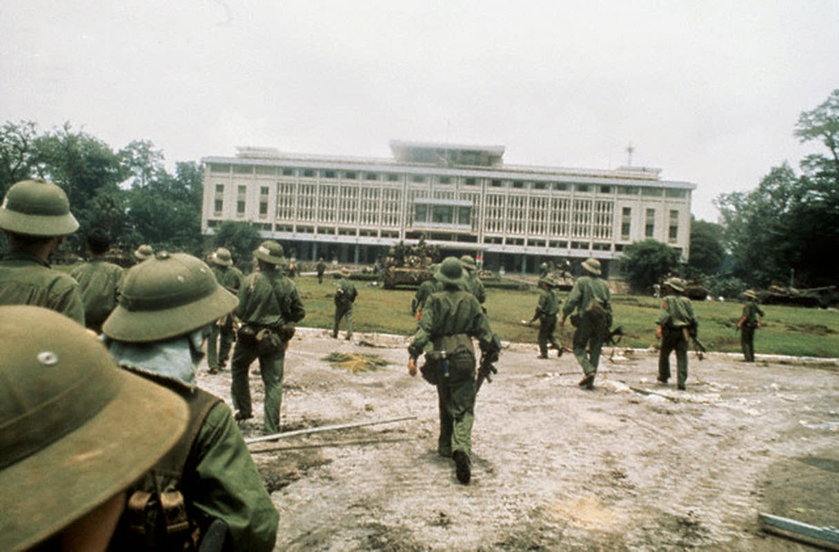North Vietnamese troops seize the presidential palace in Saigon.