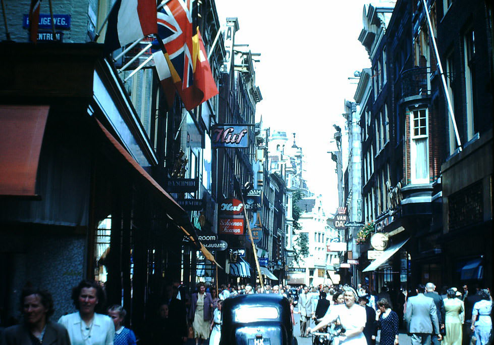#19 Kalverstraat, Amsterdam, the Netherlands, 1940s.