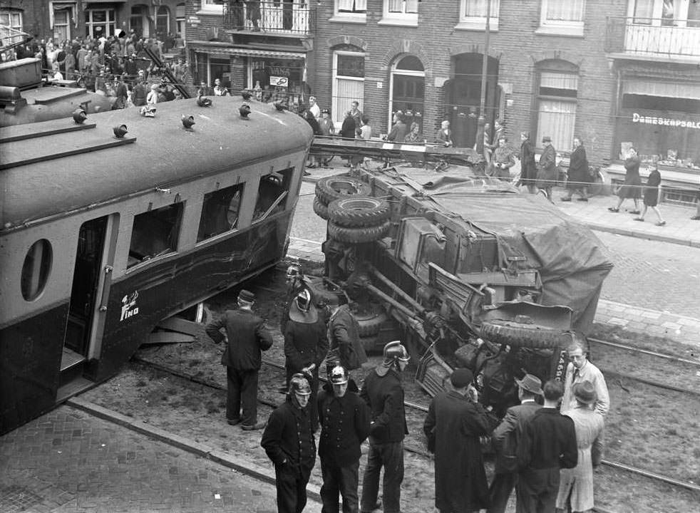#16 Haarlem tram has been hit in the side by a truck, Admiraal de Ruyterweg corner Jan van Galenstraat, Amsterdam, October 7, 1946