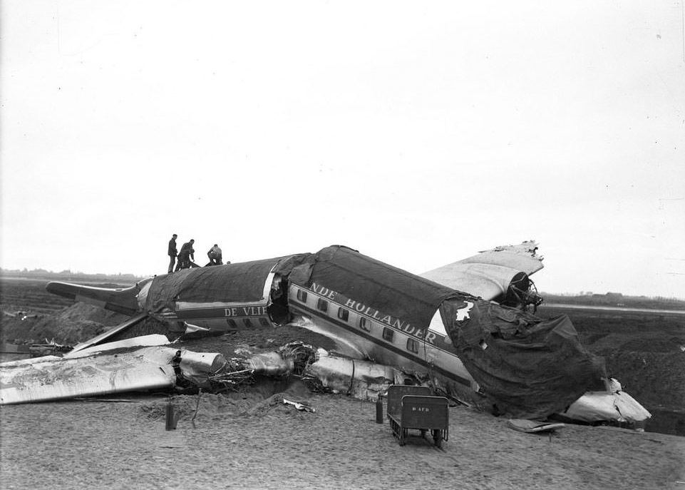 #25 DC-6 flew into a dike during a training flight, Schiphol, 1 May 1948