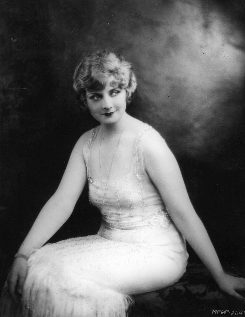 #21 Alice Terry in MGM studio, 1921.