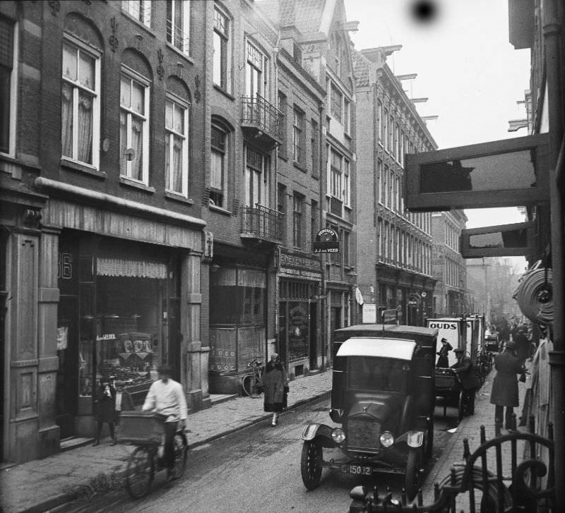 #31 Rapenburg, Amsterdam, 1930