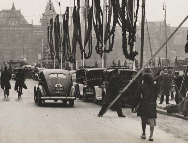 #54 Damrak, Amsterdam, 1938
