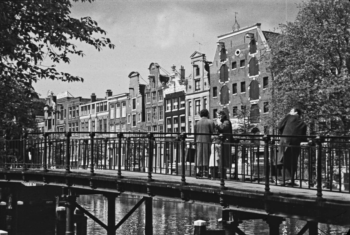 #11 Houses near the Canal, Amsterdam, 1958