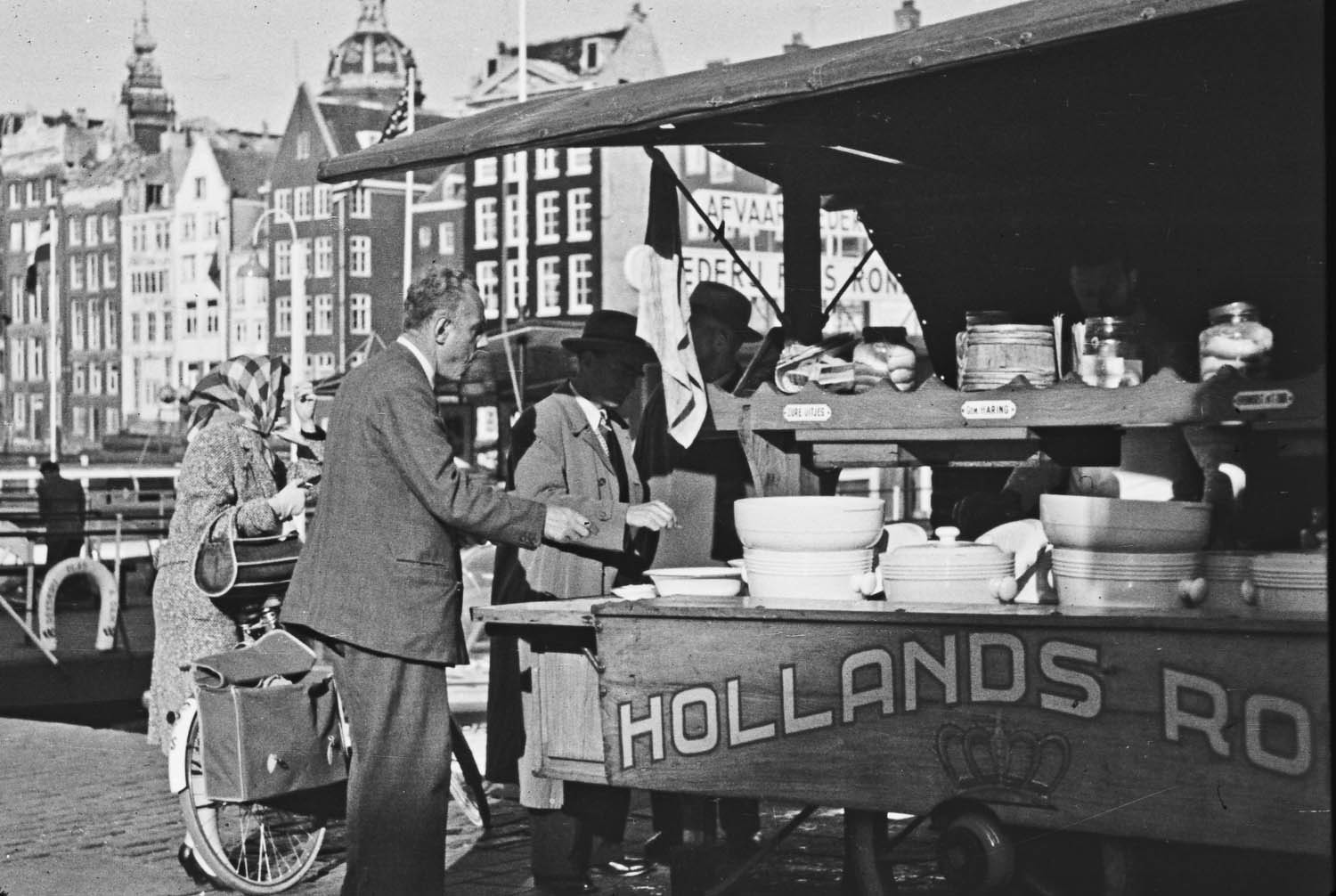 #20 Near tour boats, Amsterdam, 1958