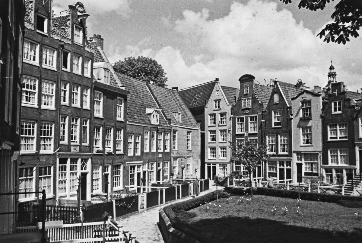 #28 Hofje, Amsterdam, 1958