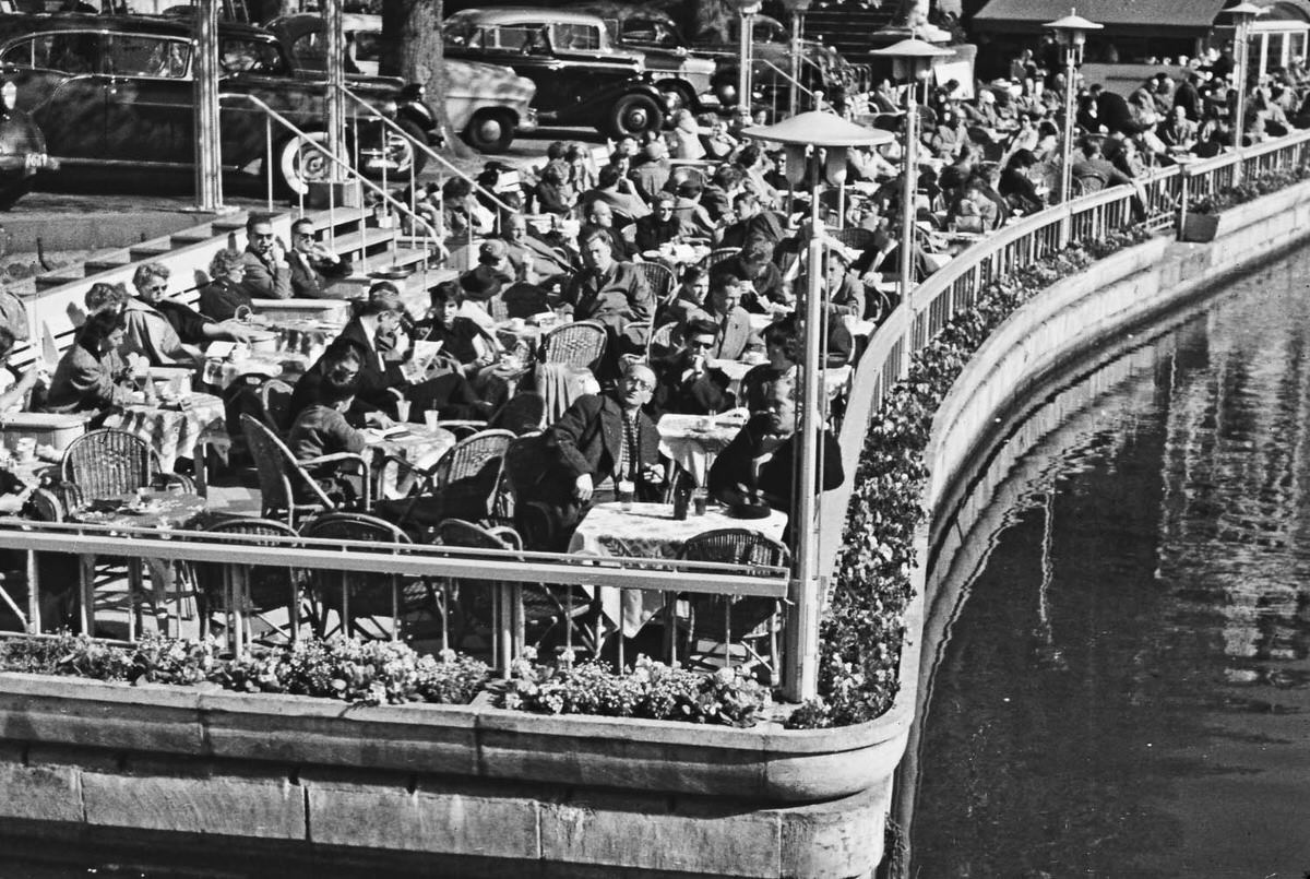 #9 A noon in the Amsterdam Canal restaurant, 1958.
