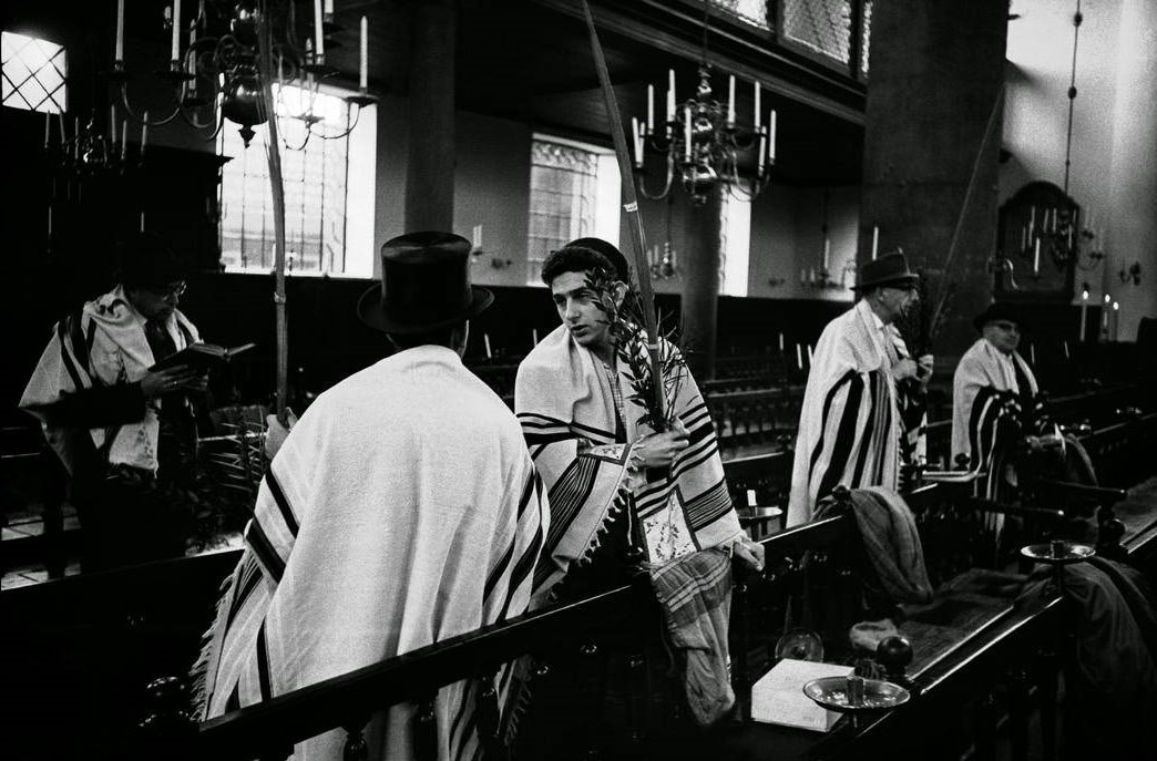 #27 Sukkoth service in a Jewish-Portuguese synagogue, Amsterdam, 1961.