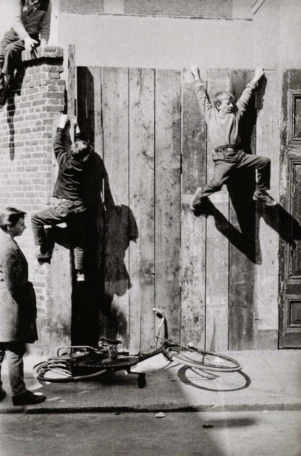 #8 Children playing, Amsterdam, 1964