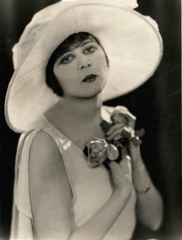 #34 Theda Bara
