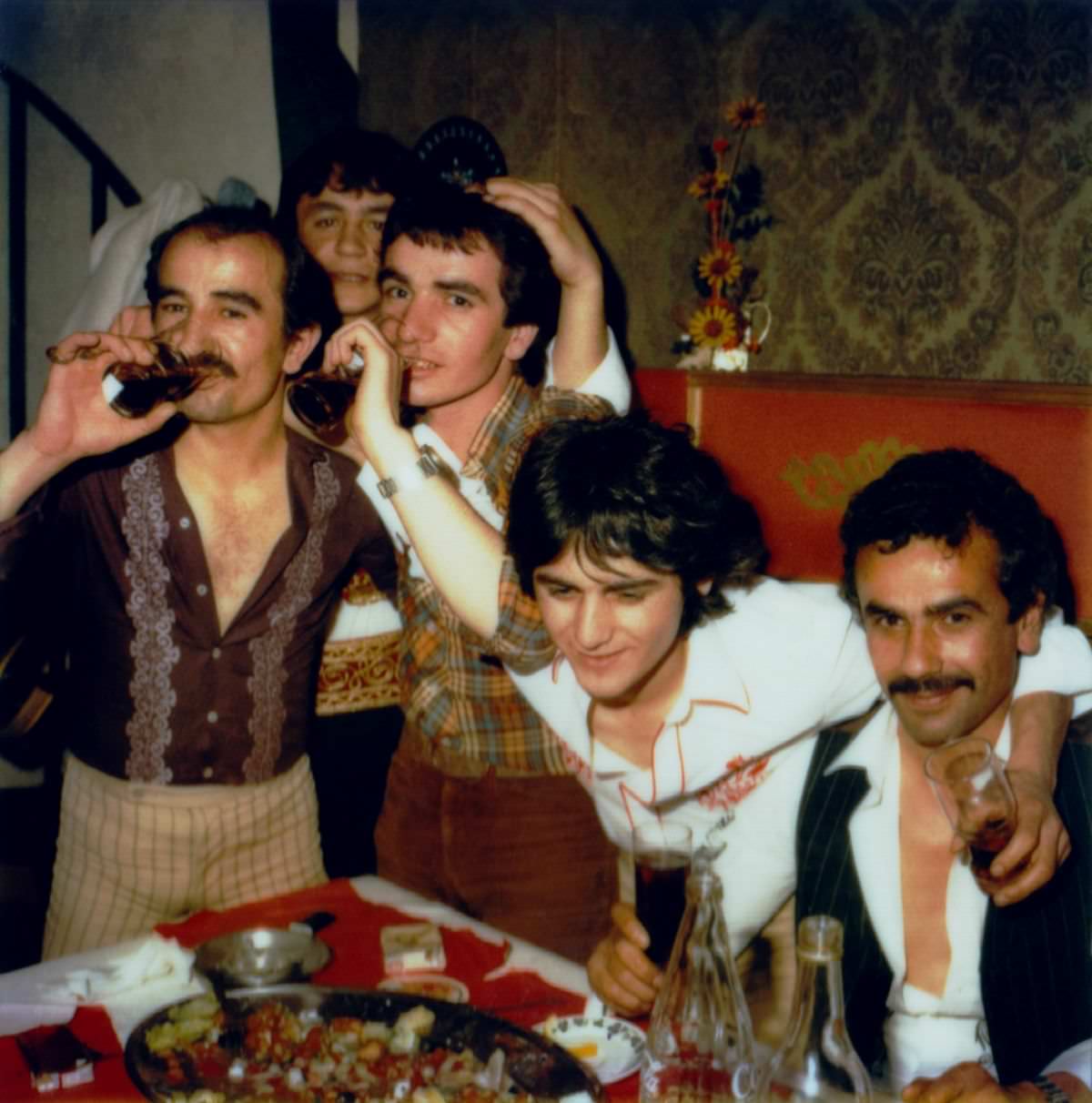 Vintage Photos of the Drunks and Weirdos in Amsterdam’s Red Light District Bars in the 1980s Weird