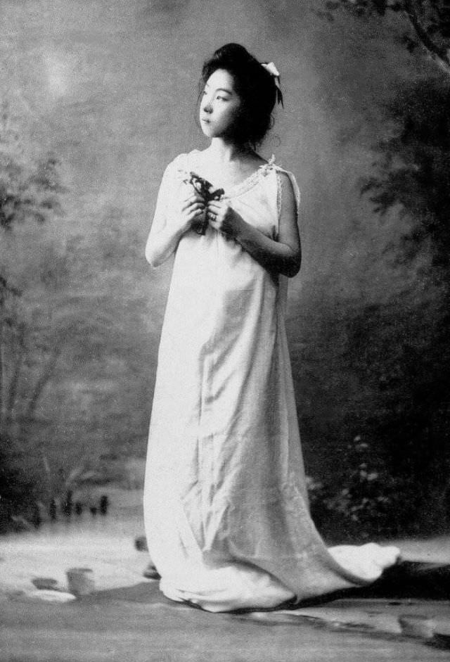 #13 Geisha in combination nightgown wedding dress