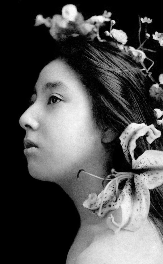 #19 Lost in a flowery stare