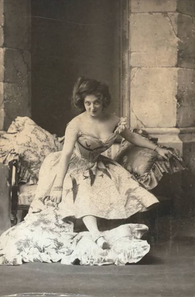 Helene Anna Held: Life Story and Beautiful Photos of a Polish Stage Performer Celebrities