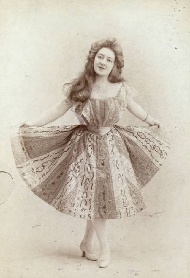 Helene Anna Held: Life Story and Beautiful Photos of a Polish Stage Performer Celebrities