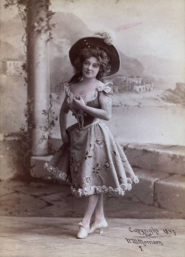 Helene Anna Held: Life Story and Beautiful Photos of a Polish Stage Performer Celebrities