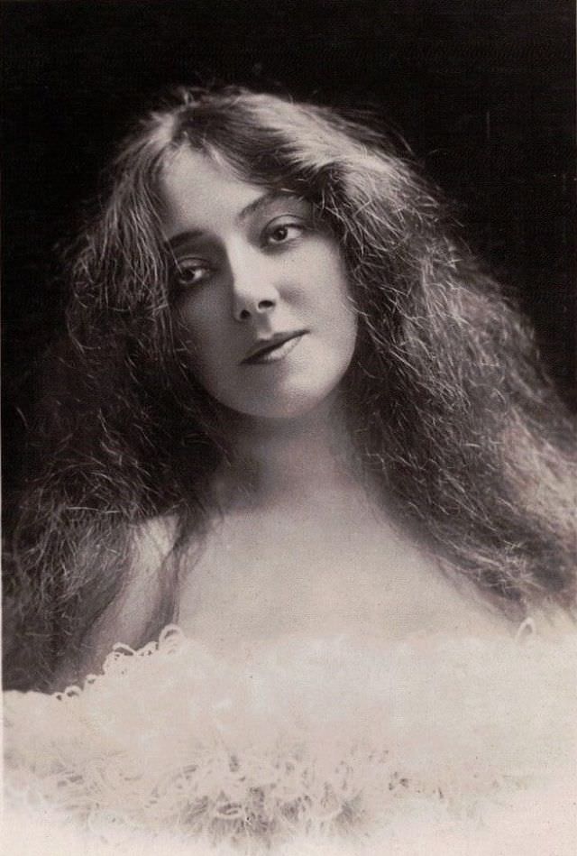 Helene Anna Held: Life Story and Beautiful Photos of a Polish Stage Performer Celebrities