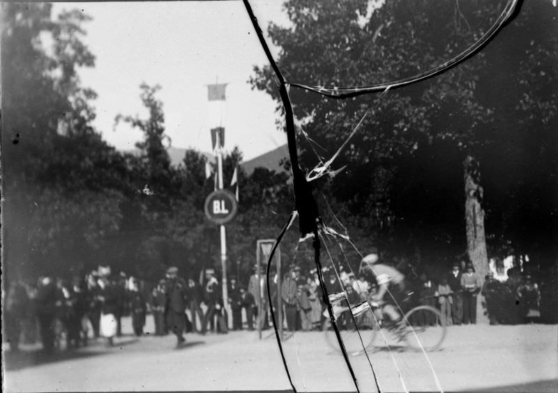 #35 Velocipede races, Luchon, September 1896