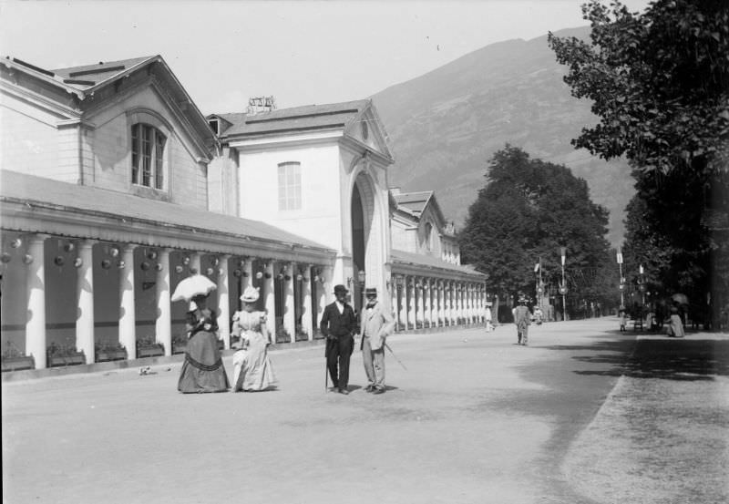 #38 At Quinconces, Luchon, September 1898