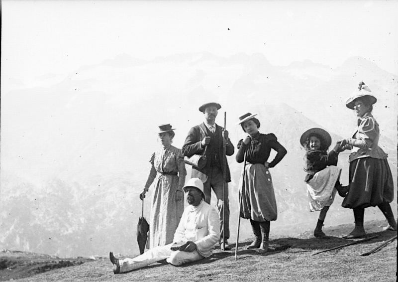 #41 Family at the Port de Venasque, Luchon, September 6, 1898