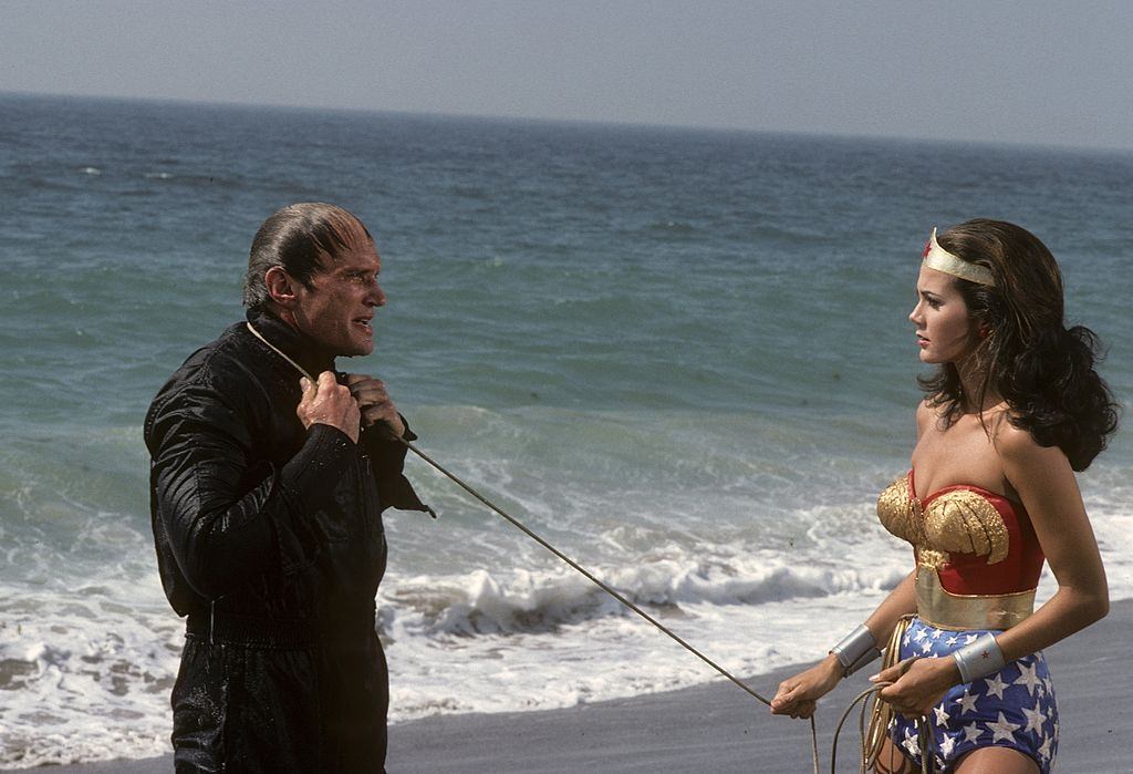 #18 Lynda Carter with James Olson in the episode ‘Last of $2 Bills’, 1977.