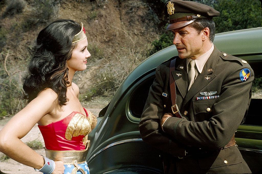 #23 Lynda Carter with Major Steve Trevor in the episode ‘Beauty on Parade’, 1976.