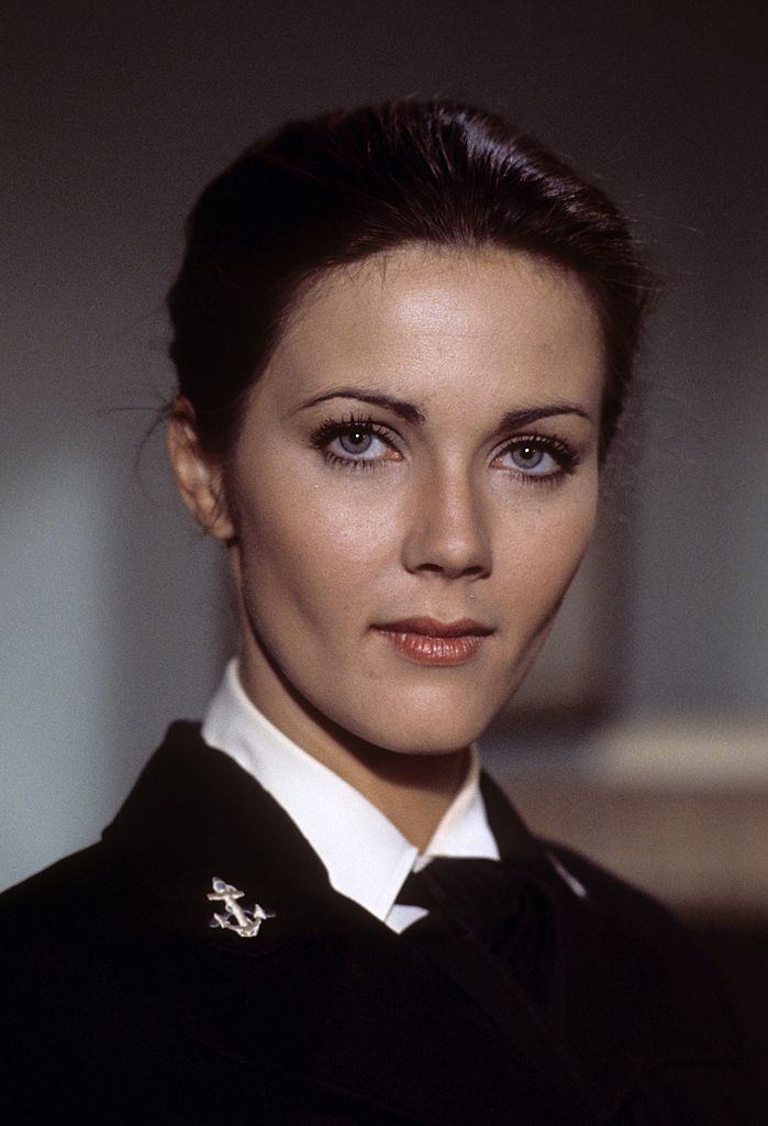 #2 Lynda Carter as a pilot, 1975.