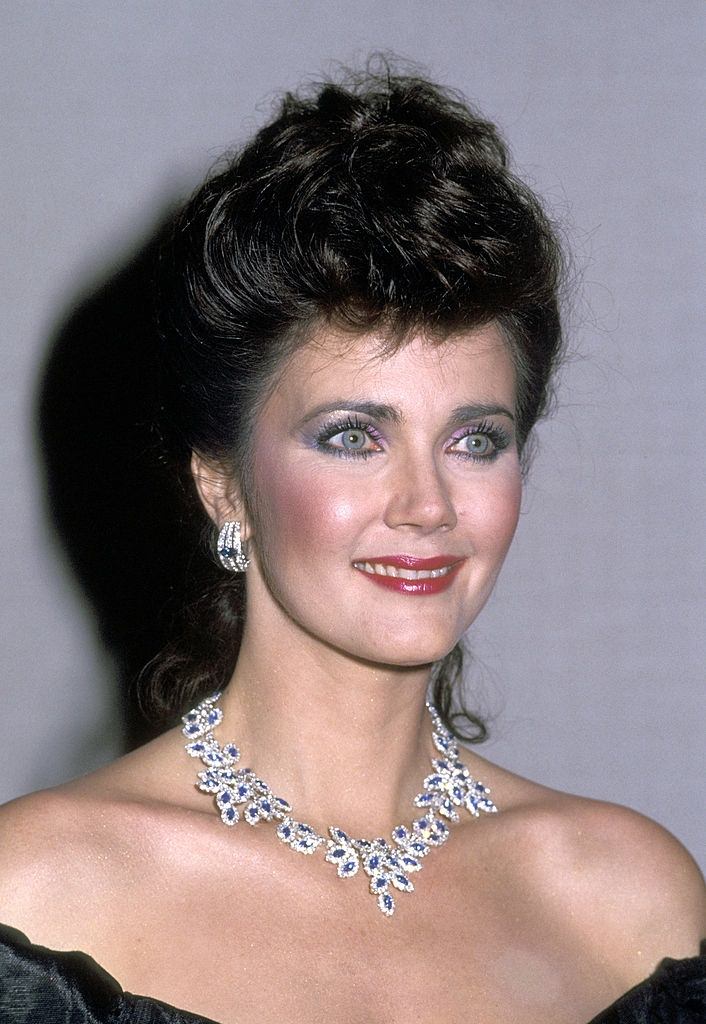 #72 Lynda Carter at 42nd Annual Golden Globe Awards, 1985.