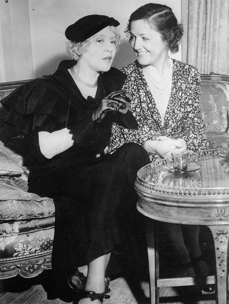 #49 Mae Murray with Mary Mc Cormic, 1933.