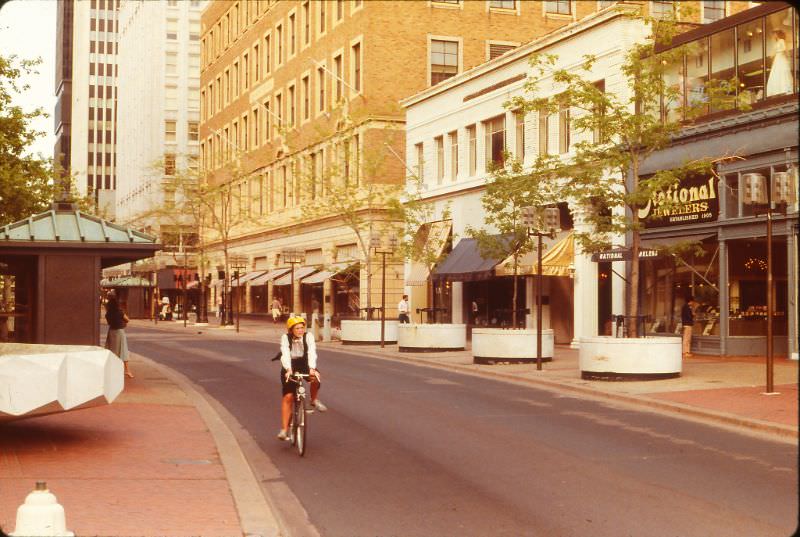 #36 Nicollet Mall, Minneapolis, May 1983