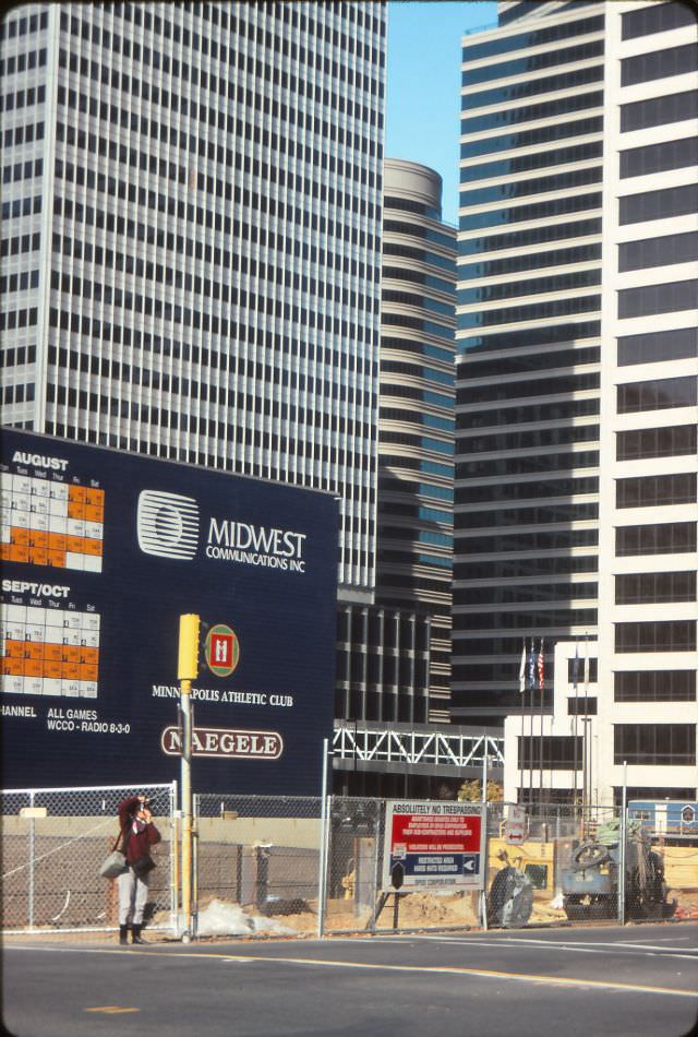 #48 7th Street and 3rd Avenue S, looking at construction site for US Bank Place (now Capella Tower or 225 S 6th St), Minneapolis, October 1989